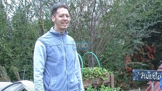 Alejandro Mildenberger tiene una huerta con su familia