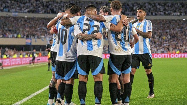 Argentina celebra el 3-0 a favor. Argentina celebra el 3-0 a favor.