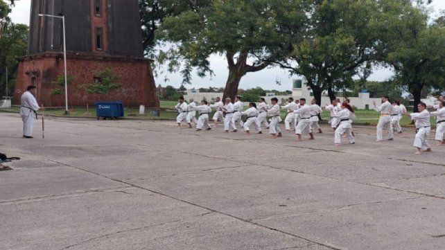 Hubo un encuentro de entrenamiento intensivo en el Complejo Escuela Hogar. Hubo un encuentro de entrenamiento intensivo en el Complejo Escuela Hogar.