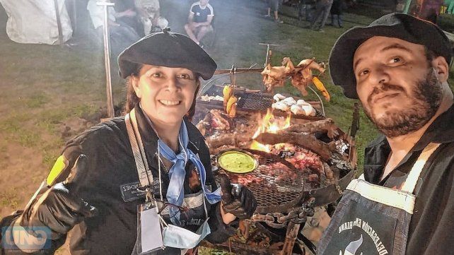 Lorena y Emanuel participan en el Mundial de Asadores Ancestrales