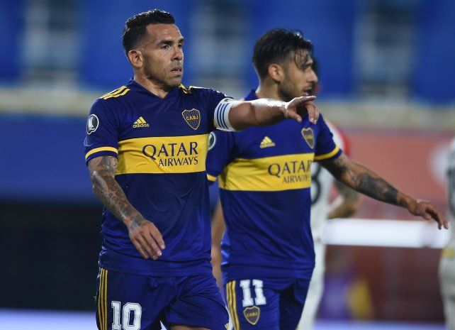 Tevez marcó un doblete para el Xeneize.
