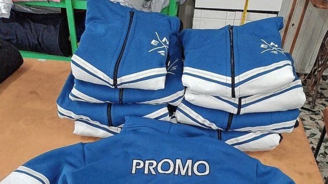 Hoy hacen uniformes para escuelas