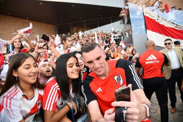 Armani uno de los más requeridos por los hinchas de River. Armani uno de los más requeridos por los hinchas de River.