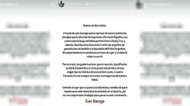 Éver Banega se disculpó con Rapallini y el arbitraje general Éver Banega se disculpó con Rapallini y el arbitraje general