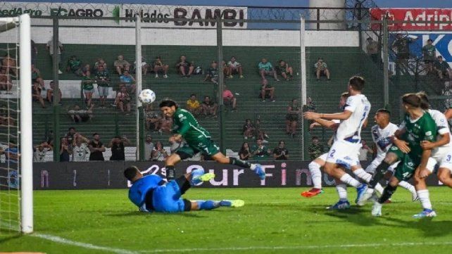 Sarmiento y Godoy Cruz aburrieron en un empate en cero. Sarmiento y Godoy Cruz aburrieron en un empate en cero.