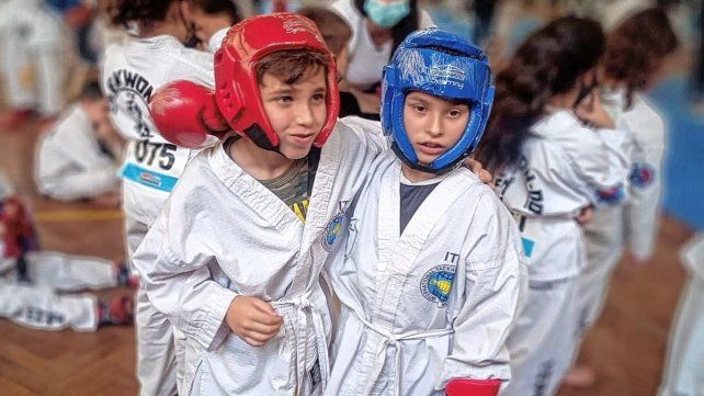 Los pequeños disfrutaron del encuentro de Taekwon-do que se desarrolló en Rosario.