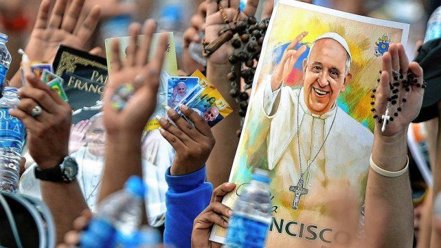 Francisco. "Prefiere una Iglesia accidentada por salir y extender su carpa hacia todos, atender especialmente a los pobres y personas vulnerables a quedarse en la comodidad, la seguridad, el encierro, paralizada y temerosa de los cambios", dijo la religiosa.