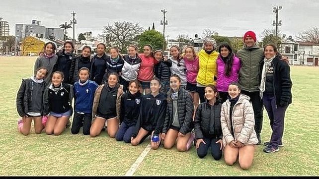 Debut. La Selección de la Federación Entrerriana B enfrenta en su primer partido a la Asociación de Hockey del Río Uruguay.