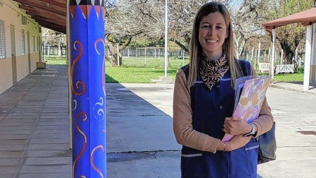 Educadora. Cristela Miret transcurre su vocación docente en las escuelas secundarias N°16 de Pueblo Cazés y N°3 Educadora. Cristela Miret transcurre su vocación docente en las escuelas secundarias N°16 de Pueblo Cazés y N°3