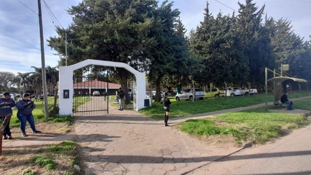 Personal municipal desarticuló, con el apoyo de efectivos de comisaría 10, desarticuló una fiesta clandestina en una casaquinta de Paraná.