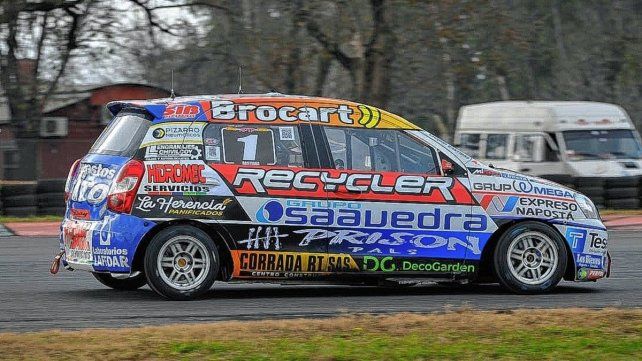 Exequiel Bastidas por un buen resultado en La Plata. Exequiel Bastidas por un buen resultado en La Plata.