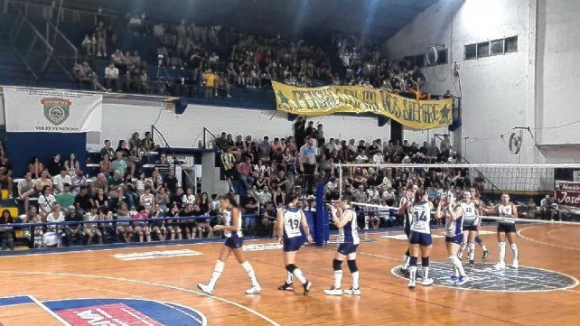 San José en su estadio con el apoyo de una multitud. San José en su estadio con el apoyo de una multitud.