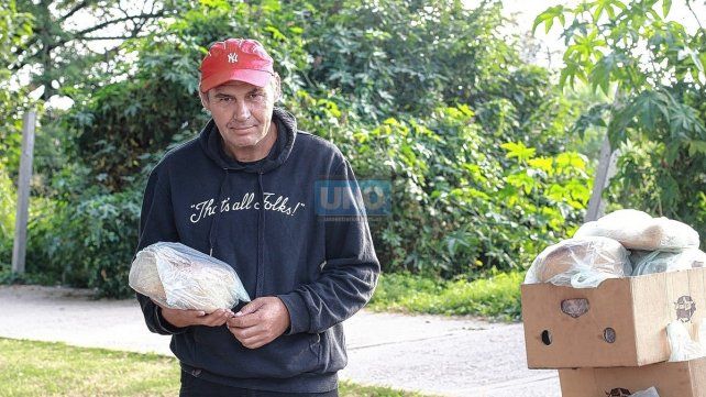 En el Día del Trabajador, experiencias de quienes se dedican a la venta ambulante y encuentran en ese espacio una oportunidad, aunque no un trabajo formal