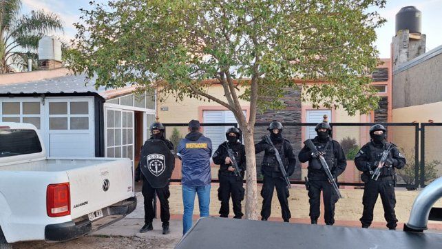 Homicidio de Petaco Barrientos: hubo ocho allanamientos en busca de los asesinos. Homicidio de Petaco Barrientos: hubo ocho allanamientos en busca de los asesinos.