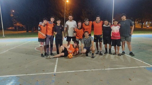 Jugar al futsal es posible gracias al esfuerzo de Paradar. Jugar al futsal es posible gracias al esfuerzo de Paradar.