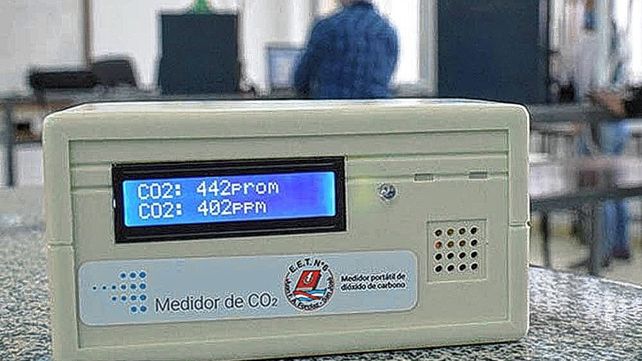 Estudiantes de San José fabrican medidores de dióxido de carbono