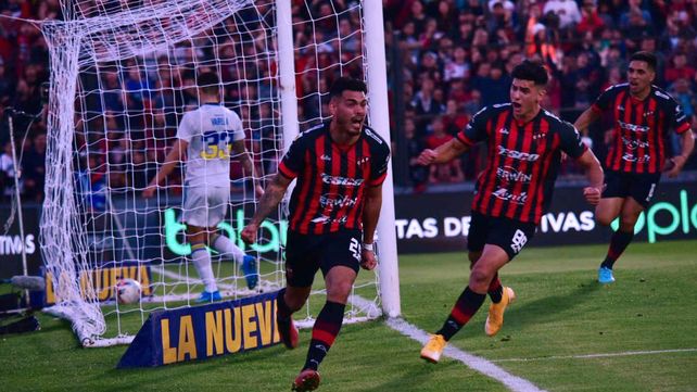 El ex-atacante de Patronato Axel Rodríguez jugará esta temporada para Almagro. El ex-atacante de Patronato Axel Rodríguez jugará esta temporada para Almagro.