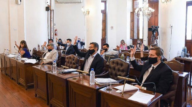 Entre otros temas, el Concejo trata la realización de obras del servicio de cloacas en el barrio Vicoer 46 Viviendas, presentado por el concejal David Cáceres