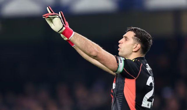 Dibu Martínez volvió a la titularidad en el triunfo del Aston Villa. Dibu Martínez volvió a la titularidad en el triunfo del Aston Villa.