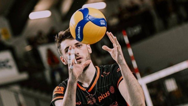 El punta receptor Luciano Vicentín habló con UNO acerca de sus objetivos, la lesión en su rodilla, la recepción del vóley en Polonia y las aspiraciones El punta receptor Luciano Vicentín habló con UNO acerca de sus objetivos, la lesión en su rodilla, la recepción del vóley en Polonia y las aspiraciones