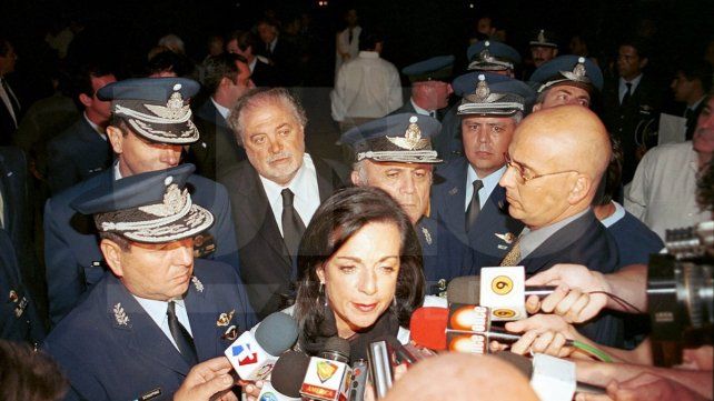 Los ministros Ginés González García (Salud) y Nilda Garré (Defensa) llegaron hasta Paraná para el velatorio de los fallecidos. Los ministros Ginés González García (Salud) y Nilda Garré (Defensa) llegaron hasta Paraná para el velatorio de los fallecidos.