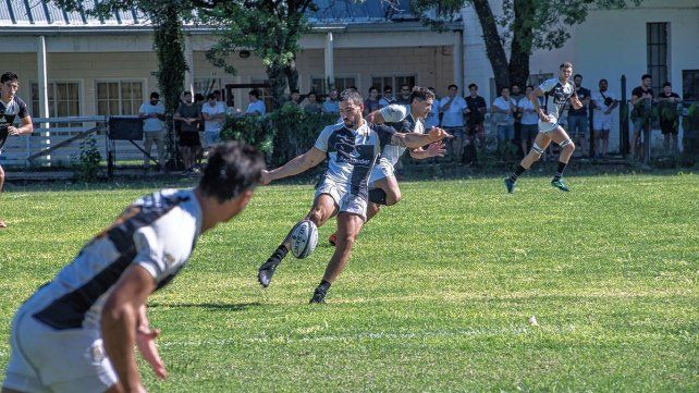 Estudiantes logró una nueva victoria en el Regional.