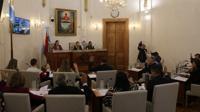 El Concejo Deliberante de Paraná volverá a analizar un aumento de la tarifa de colectivo. El Concejo Deliberante de Paraná volverá a analizar un aumento de la tarifa de colectivo.