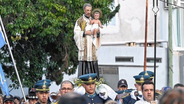 La celebración tuvo la tradicional procesión de San Cayetano.