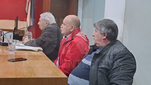 Rubén Ángel Vázquez fue acusado de falsear un documento público. Rubén Ángel Vázquez fue acusado de falsear un documento público.