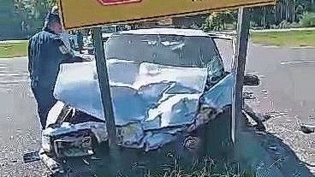 Fuerte accidente en la zona del acceso al lago. Fuerte accidente en la zona del acceso al lago.