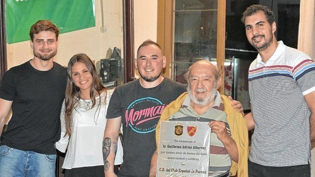 Guillermo Albornoz fue nombrado presidente honorífico del Club Español