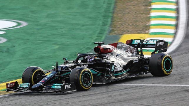 Bottas le ganó la pulseada a Verstappen.