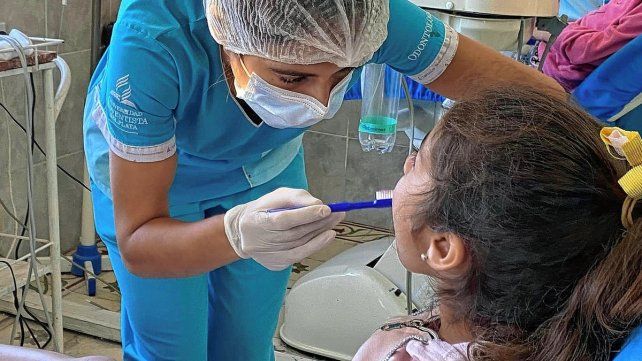 Control. A partir de los 3 años es importante llevar a los niños al odontólogo al menos una vez al año, para controlar su salud bucal.