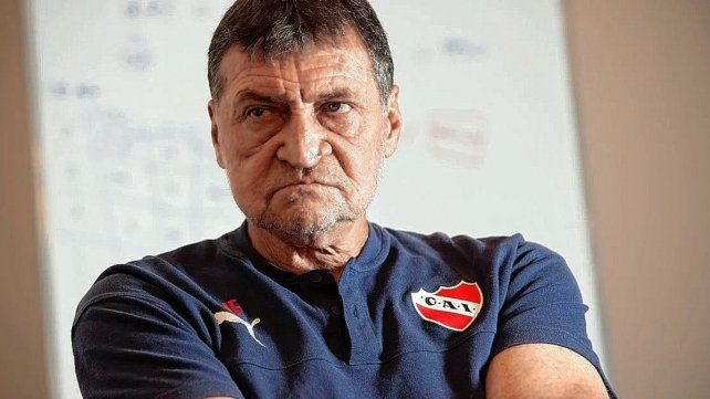 Falcioni volverá a sentarse en el banco de Independiente