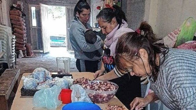 Ayudan a unas 180 personas Ayudan a unas 180 personas