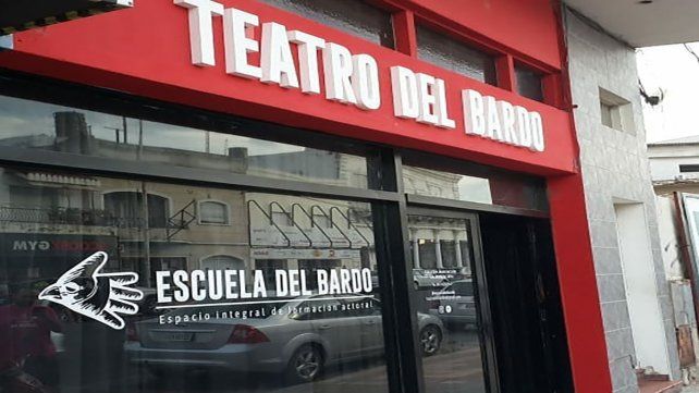 Presentarán “LO ESENCIAL ES INVISBLE A LOS OJOS” una adaptación del cuento “El Principito” de A. de S. Exupéry. Presentarán “LO ESENCIAL ES INVISBLE A LOS OJOS” una adaptación del cuento “El Principito” de A. de S. Exupéry.