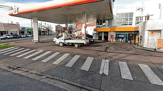El acusado del asalto en la estación de Almirante Brown y Grella fue detenido por la Policía en el allanamiento en una vivienda.