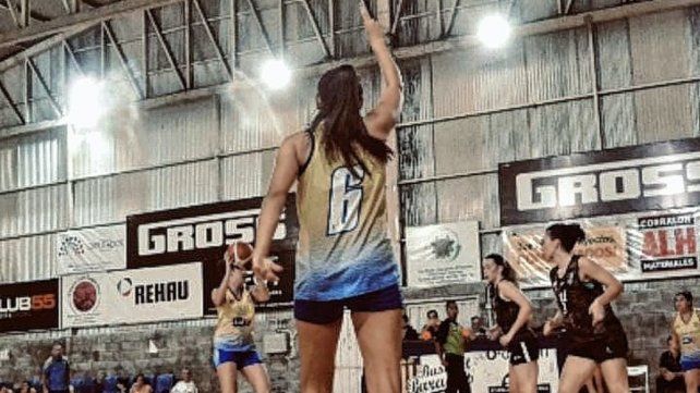 Anto Pérez, jugadora de Paracao, palpitó la final junto a UNO. Anto Pérez, jugadora de Paracao, palpitó la final junto a UNO.