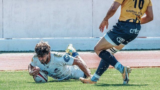 Martiniano Cian aportó el primer try en el triunfo ante Recoletas Burgos.