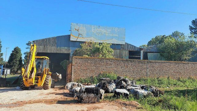 El incendio afectó la producción de algodón de la planta del parque industrial de Paraná.