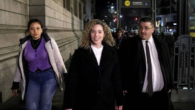 Lourdes Arrieta conformó un monobloque antes de que la echen de la bancada Lourdes Arrieta conformó un monobloque antes de que la echen de la bancada