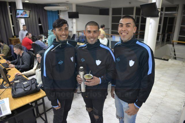 Jesús, Jorge y Octavio Wanchope Retamoso visitaron la redacción de UNO. Foto Mateo Oviedo