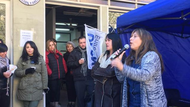 Oradora. Carina Domínguez niega haber estado en Diamante.