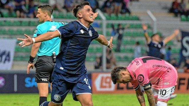 Gonzalo Ríos celebra el segundo gol de Independiente Rivadavia de Mendoza. Gonzalo Ríos celebra el segundo gol de Independiente Rivadavia de Mendoza. 