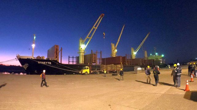 Puertos entrerrianos: trabajadores y empresas acuerdan aumentos