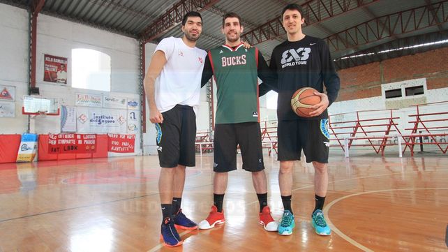 Alejandro Zilli (San Justo), Daniel Hure (Valle Hermoso) y Mariano Byró (Monte Grande), en Talleres.