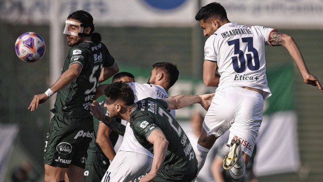 Independiente derrotó 2 a 1 a Sarmiento en Junín con goles de Leandro Fernández.