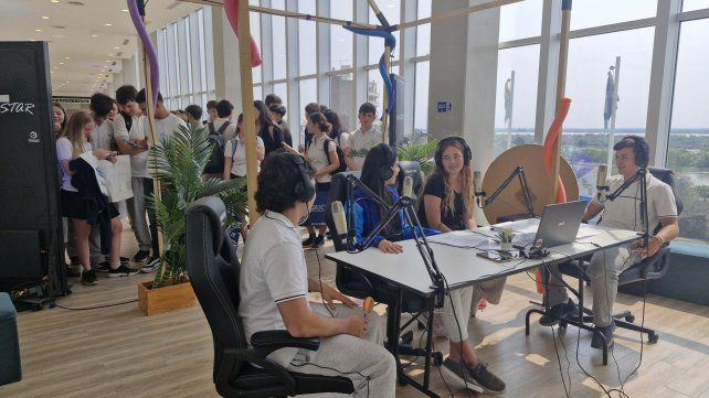 Además del stand de difusión de propuestas académicas, la Universidad Nacional de Entre Ríos (UNER) sumó transmisión en streaming y un espacio destinado a Puerto Ciencia. Foto: gentileza UNER Medios Además del stand de difusión de propuestas académicas, la Universidad Nacional de Entre Ríos (UNER) sumó transmisión en streaming y un espacio destinado a Puerto Ciencia. Foto: gentileza UNER Medios