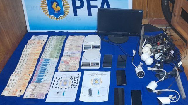 La organización operaba en una vivienda en Barrio 1° de Julio y contaba con cámaras de seguridad. La organización operaba en una vivienda en Barrio 1° de Julio y contaba con cámaras de seguridad.