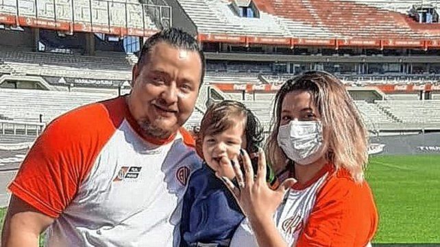 Jonathan Retamar y Daiana Beber son los paranaenses protagonistas del pedido de casamiento en el Monumental.
